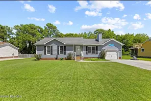 129 Foster Creek Ct, Swansboro, NC 28584 - Photo 1