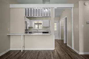 323 W Frances St, Jacksonville, NC 28546 - Photo 4