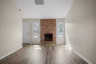 323 W Frances St, Jacksonville, NC 28546 - Photo 2
