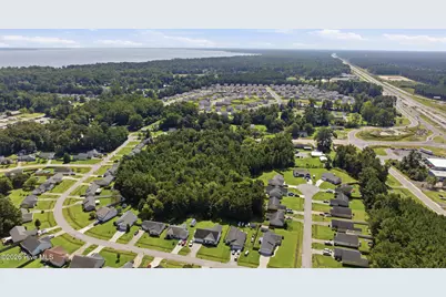172 Oakley Drive, New Bern, NC 28560 - Photo 2
