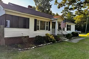225 Grady Rd, Clinton, NC 28328 - Photo 1