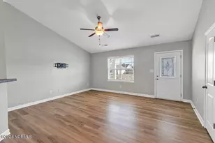 303 Sinclair Ln, Hubert, NC 28539 - Photo 4