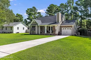 117 Foster Creek Ct, Swansboro, NC 28584 - Photo 2