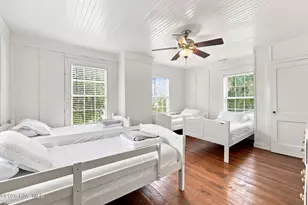 913 Bridges St, Morehead City, NC 28557 - Photo 24