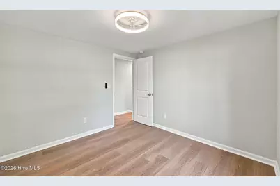 105 W Wallace Street, Burgaw, NC 28425 - Photo 18