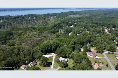 329 S Wedgewood Drive, Washington, NC 27889 - Photo 4