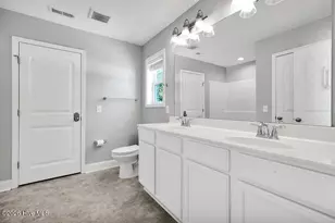127 NE 15th St, Oak Island, NC 28465 - Photo 20