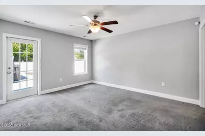 127 NE 15th St, Oak Island, NC 28465 - Photo 16