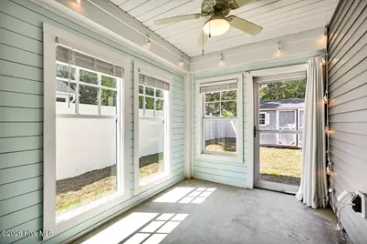 127 NE 15th St, Oak Island, NC 28465 - Photo 32