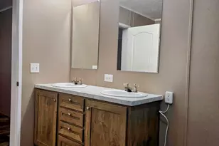 18060 Queen Rd, Laurinburg, NC 28352 - Photo 24