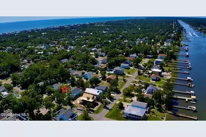 337 NE 41st Street, Oak Island, NC 28465 - Photo 2