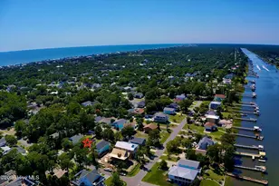 337 NE 41st St, Oak Island, NC 28465 - Photo 2