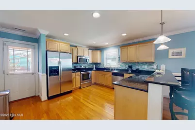 337 NE 41st Street, Oak Island, NC 28465 - Photo 8