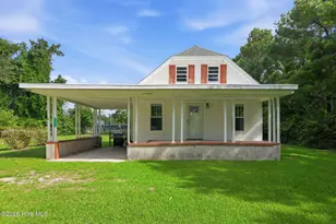 1112 Wilson Ave, Morehead City, NC 28557 - Photo 2