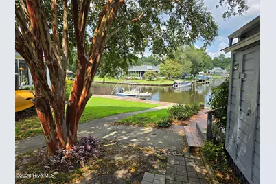 8 Harbour Walk #8, New Bern, NC 28562 - Photo 2