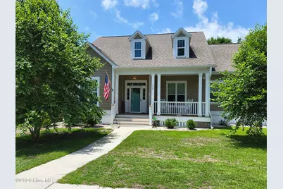 104 Queens Harbor Drive, Swansboro, NC 28584 - Photo 2