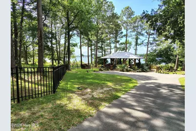 104 Queens Harbor Drive, Swansboro, NC 28584 - Photo 26