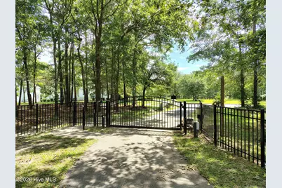 104 Queens Harbor Drive, Swansboro, NC 28584 - Photo 40