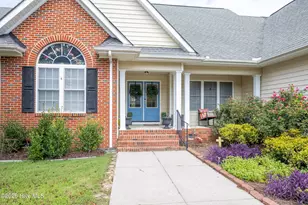 165 Pinecroft Dr, Dunn, NC 28334 - Photo 2