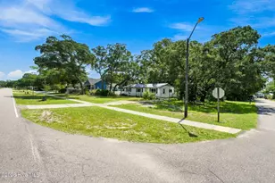 2607 W Oak Island Dr, Oak Island, NC 28465 - Photo 1