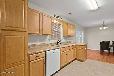 102 Crystal Stone Way, Jacksonville, NC 28546 - Photo 8