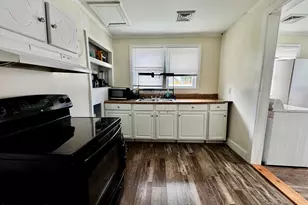 616 Cardwell St, Elizabeth City, NC 27909 - Photo 2