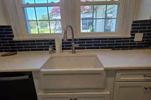 107 N Broad St, Roseboro, NC 28382 - Photo 6