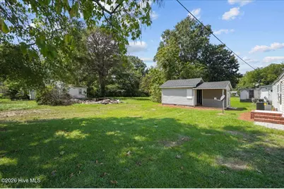 208 E Boundary Street, La Grange, NC 28551 - Photo 6
