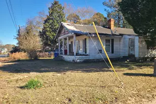 313 W Williams St, Burgaw, NC 28425 - Photo 2