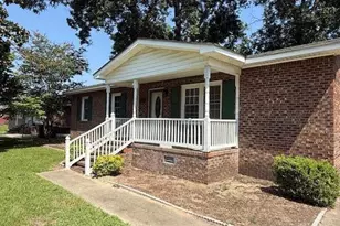 704 W 3rd St, Washington, NC 27889 - Photo 2