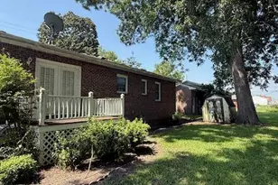 704 W 3rd St, Washington, NC 27889 - Photo 12