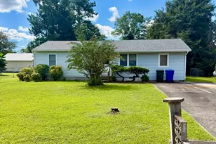 2802 Easy St, Newport, NC 28570 - Photo 2