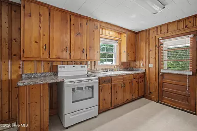 506 Hawthorne Street, Hamlet, NC 28345 - Photo 14