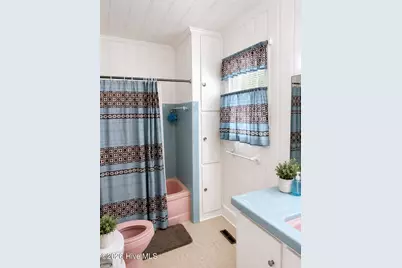 902 Park Avenue, Fairmont, NC 28340 - Photo 6