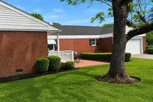 902 Park Ave, Fairmont, NC 28340 - Photo 2