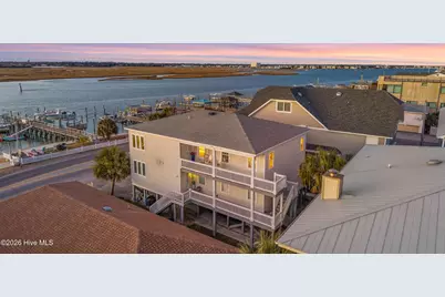 710 Waynick Boulevard #B - Lower, Wrightsville Beach, NC 28480 - Photo 2