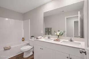 17 W Emily Gardens Dr, Selma, NC 27576 - Photo 32