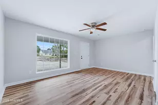 406 Foxtrace Ln, Hubert, NC 28539 - Photo 4