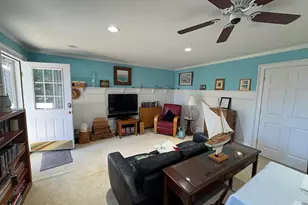 1004A Kings Way, New Bern, NC 28562 - Photo 2