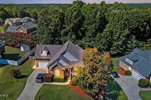 505 River Knoll Dr, Clayton, NC 27527 - Photo 2