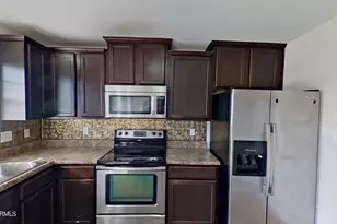 717 Radiant Dr, Jacksonville, NC 28546 - Photo 10