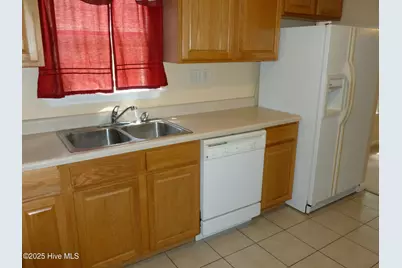 302 Carlisle Court, Jacksonville, NC 28540 - Photo 6