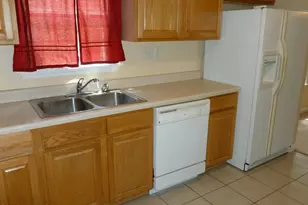 302 Carlisle Ct, Jacksonville, NC 28540 - Photo 6