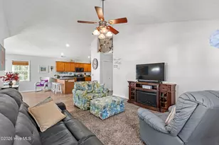 401 Donzi Ct, Carolina Beach, NC 28428 - Photo 8