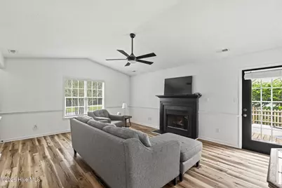 109 Halls Creek Drive, Swansboro, NC 28584 - Photo 6