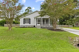 109 Halls Creek Dr, Swansboro, NC 28584 - Photo 1