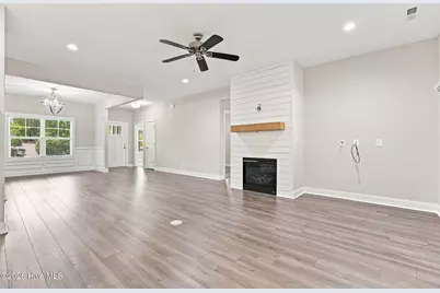 129 Devonshire Avenue W, West End, NC 27376 - Photo 6