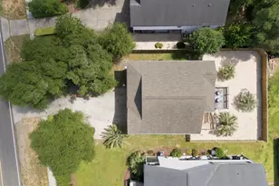 303 E Oak Island Dr, Oak Island, NC 28465 - Photo 4