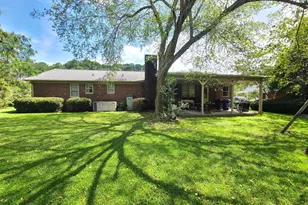 2904 Graham Dr, Kinston, NC 28504 - Photo 2