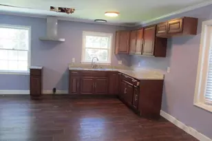 505 N East St, Roseboro, NC 28382 - Photo 12